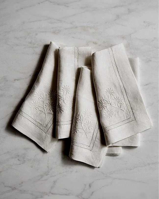 Passiflora Linen Collection