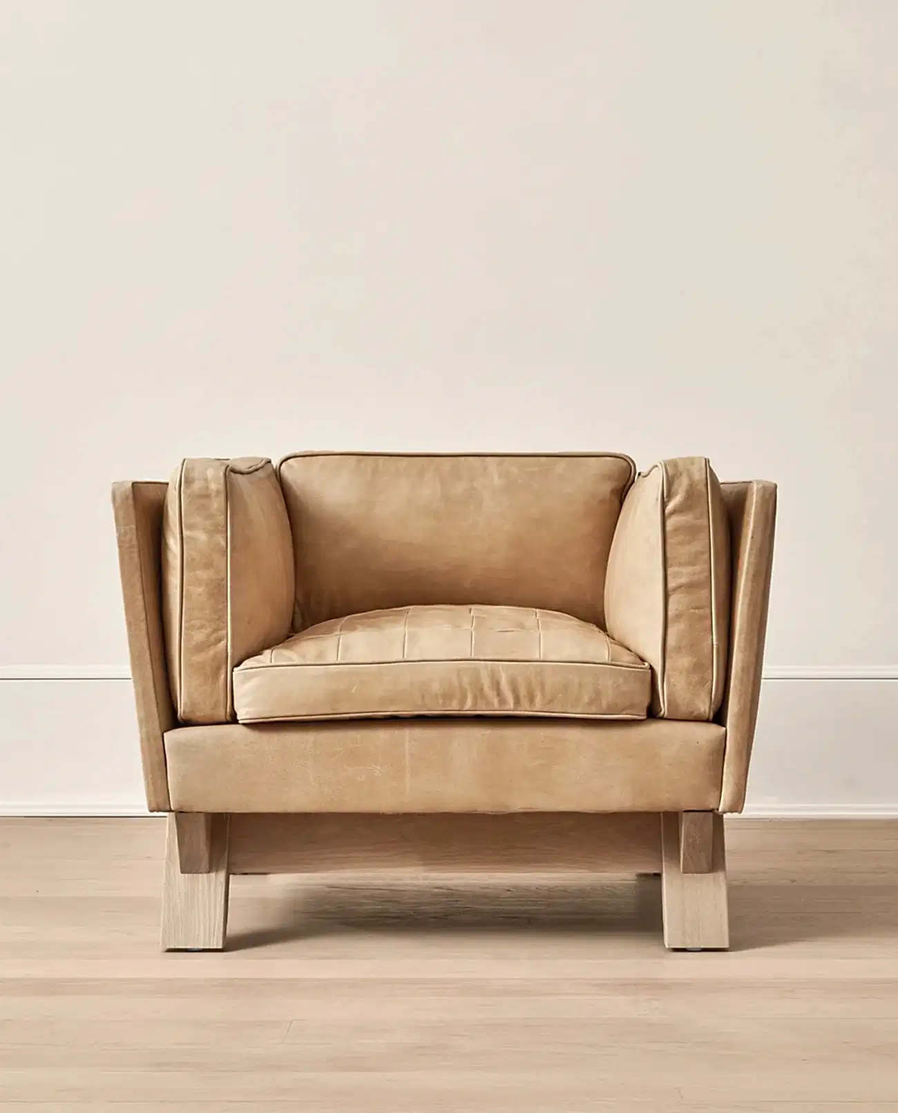 Lounge Chairs & Armchairs