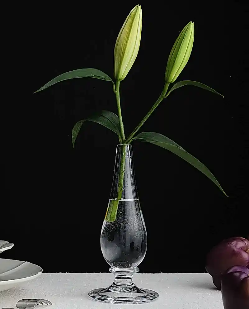 RW GUILD BUD VASE